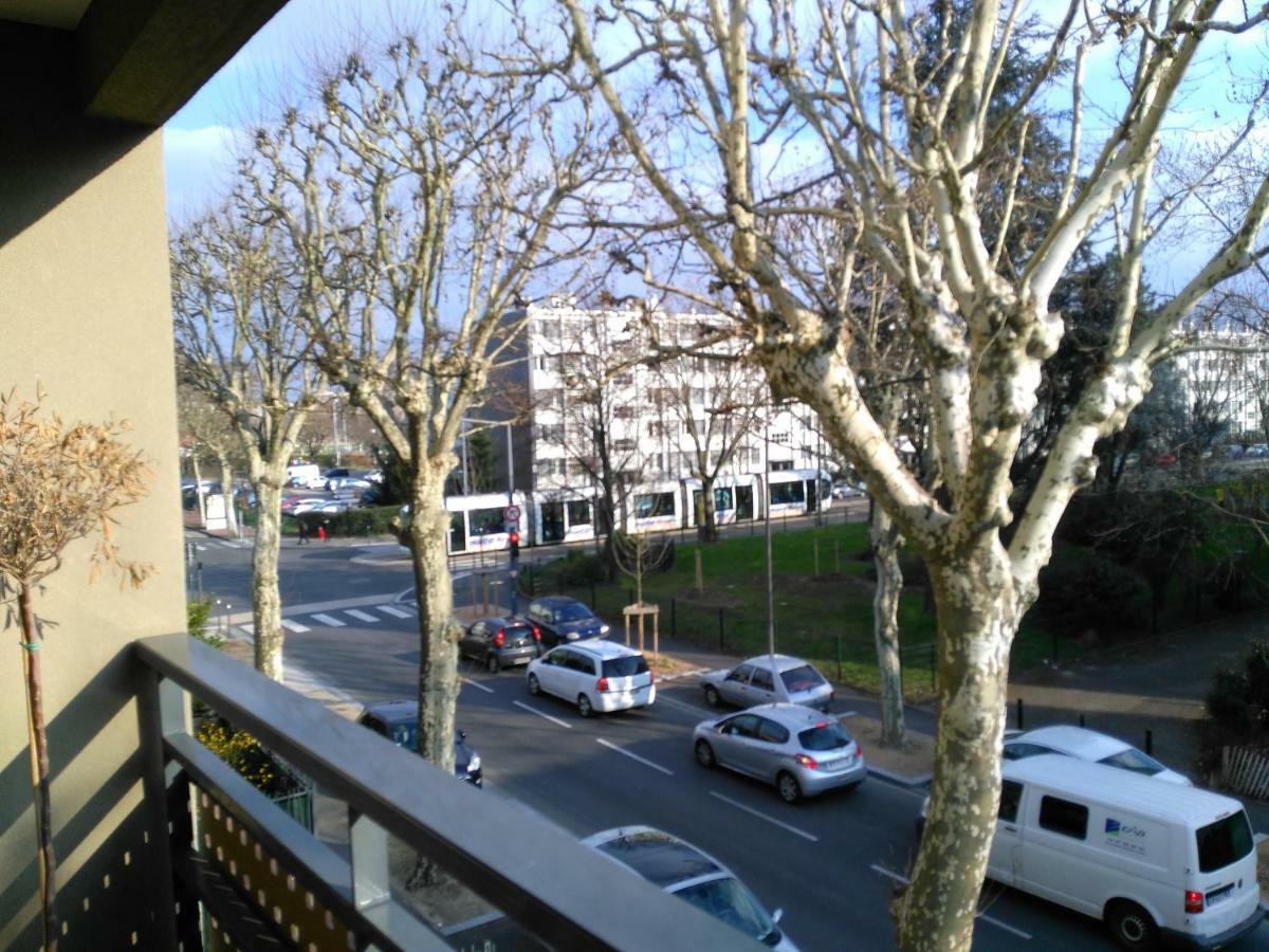 Appartement F3 Avec Parking Privee Saint-Priest  Luaran gambar