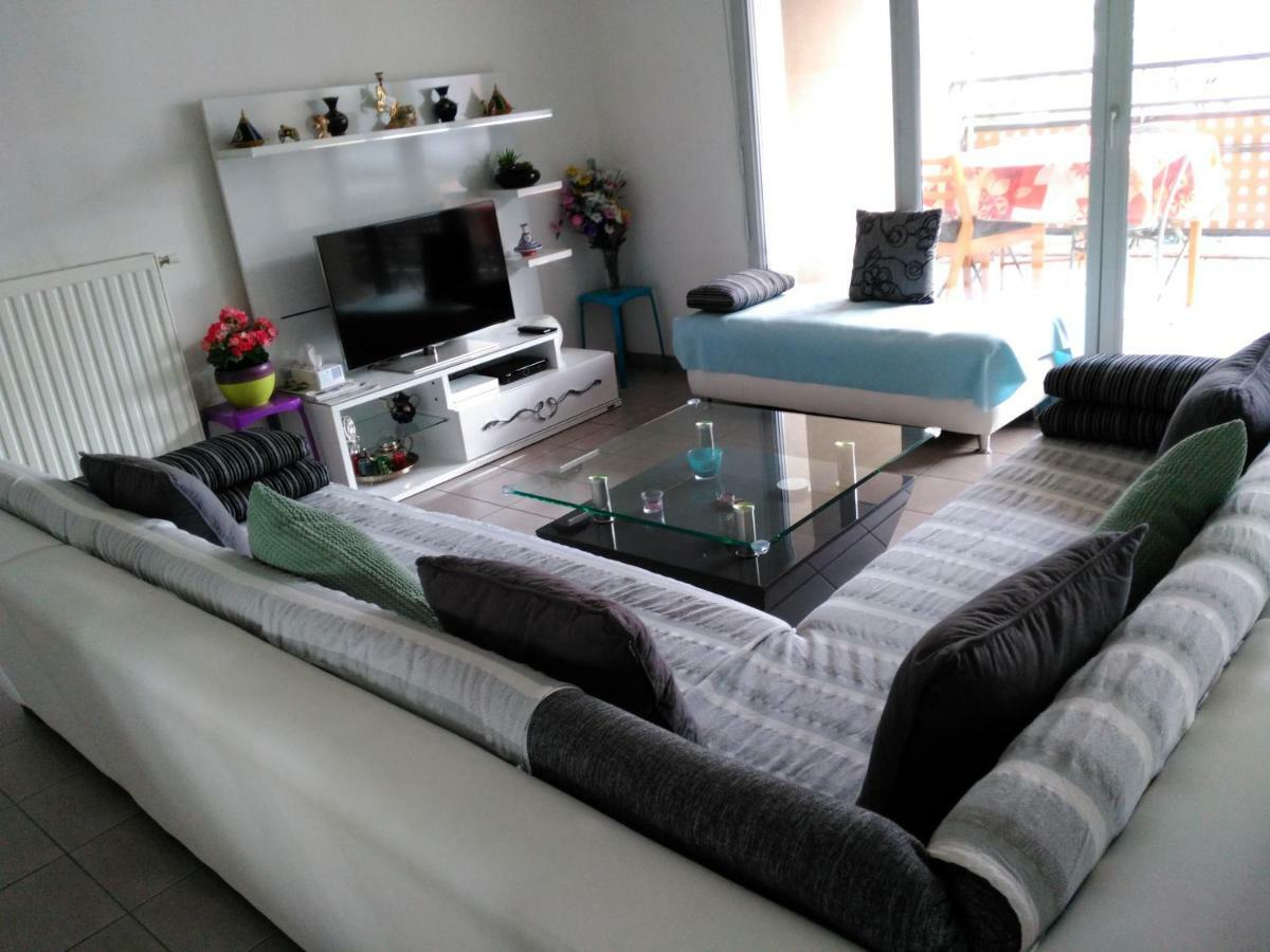 Appartement F3 Avec Parking Privee Saint-Priest  Luaran gambar